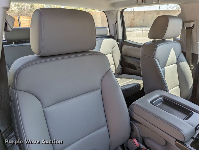 image for item DR6888 2016 Chevrolet Silverado 1500  Crew Cab pickup truck