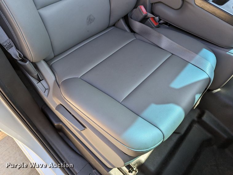 image for item DR6888 2016 Chevrolet Silverado 1500  Crew Cab pickup truck