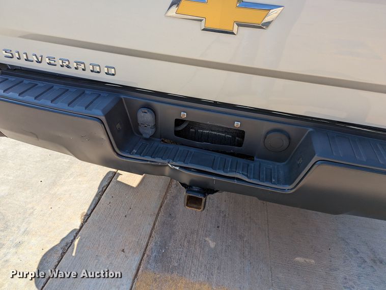 image for item DR6888 2016 Chevrolet Silverado 1500  Crew Cab pickup truck