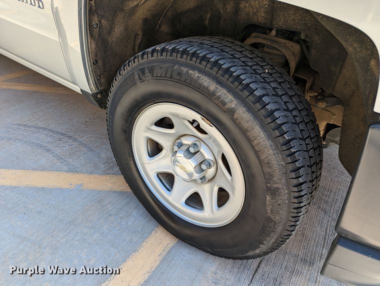 image for item DR6888 2016 Chevrolet Silverado 1500  Crew Cab pickup truck