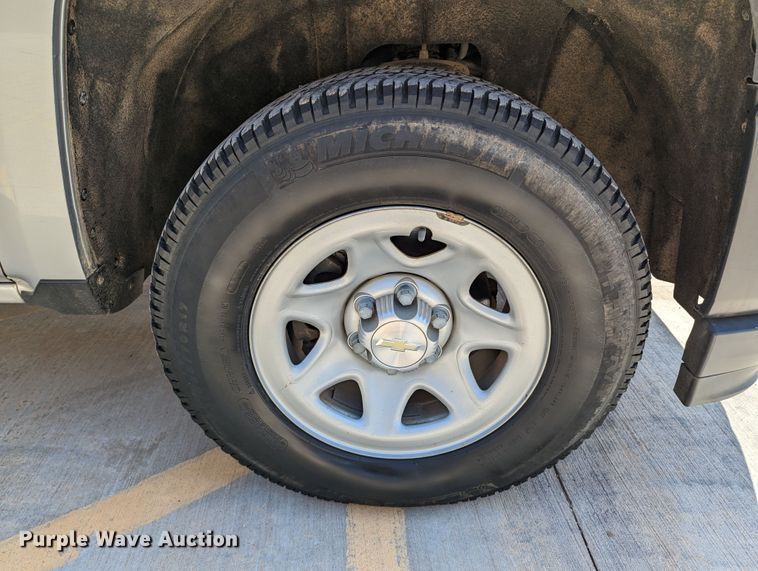 image for item DR6888 2016 Chevrolet Silverado 1500  Crew Cab pickup truck