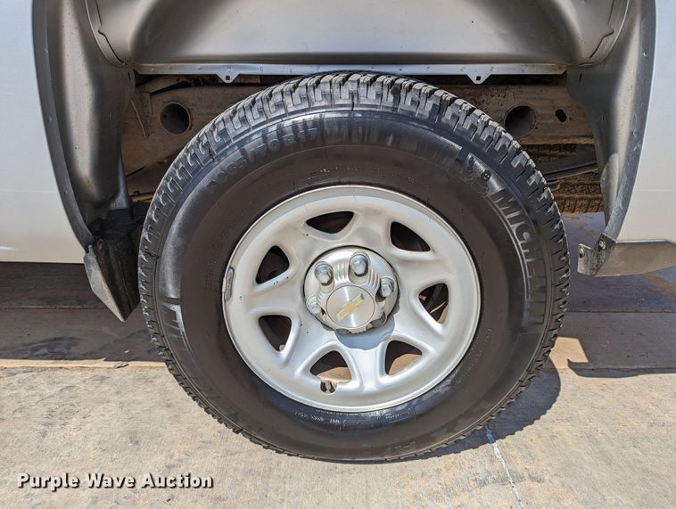 image for item DR6888 2016 Chevrolet Silverado 1500  Crew Cab pickup truck