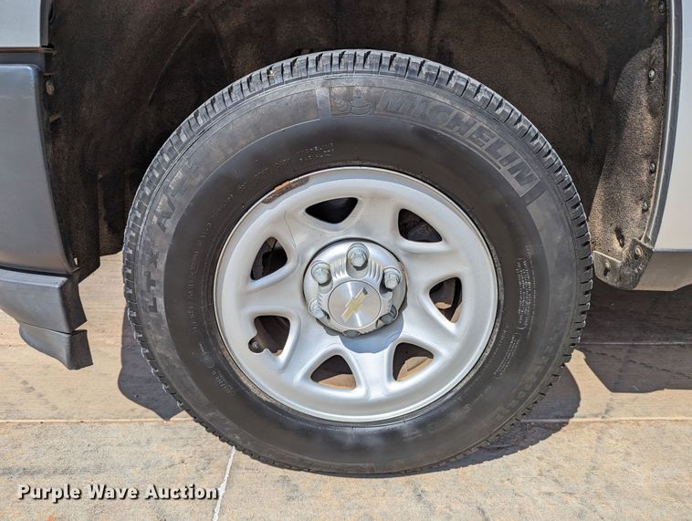 image for item DR6888 2016 Chevrolet Silverado 1500  Crew Cab pickup truck