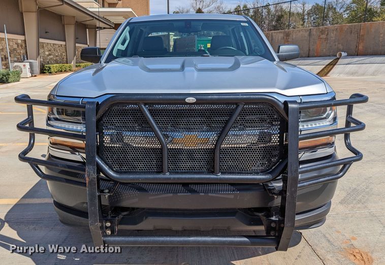 image for item DR6889 2017 Chevrolet Silverado 1500  Crew Cab pickup truck