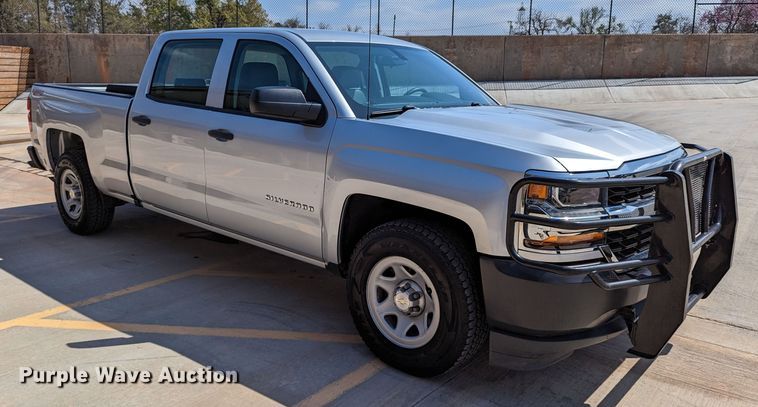 image for item DR6889 2017 Chevrolet Silverado 1500  Crew Cab pickup truck