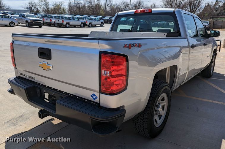 image for item DR6889 2017 Chevrolet Silverado 1500  Crew Cab pickup truck