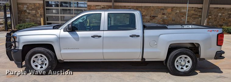 image for item DR6889 2017 Chevrolet Silverado 1500  Crew Cab pickup truck