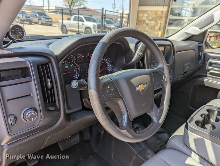 image for item DR6889 2017 Chevrolet Silverado 1500  Crew Cab pickup truck