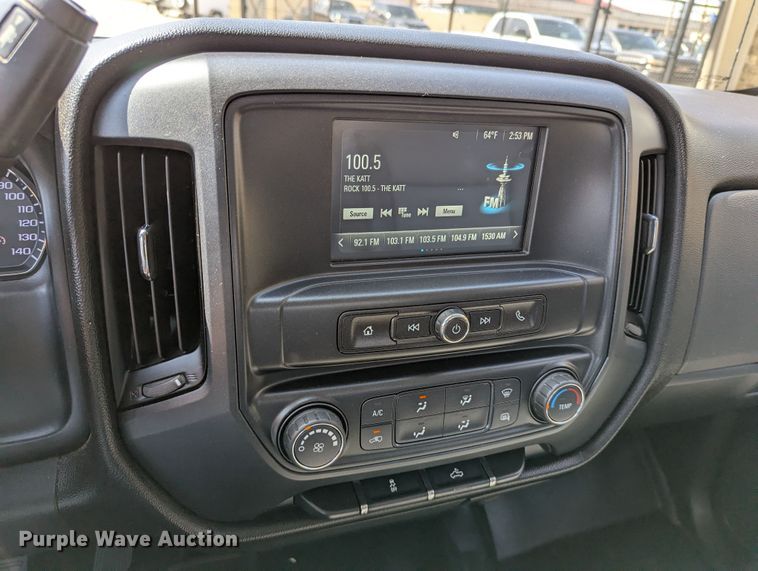 image for item DR6889 2017 Chevrolet Silverado 1500  Crew Cab pickup truck