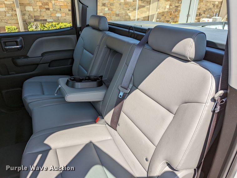 image for item DR6889 2017 Chevrolet Silverado 1500  Crew Cab pickup truck