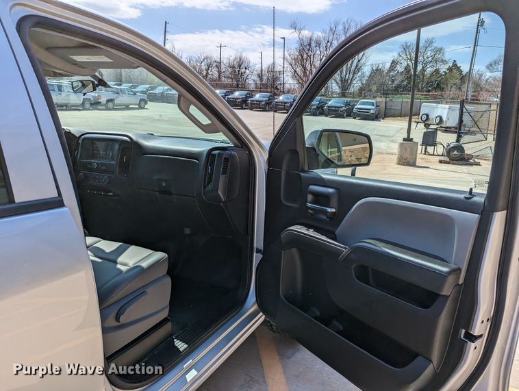 image for item DR6889 2017 Chevrolet Silverado 1500  Crew Cab pickup truck