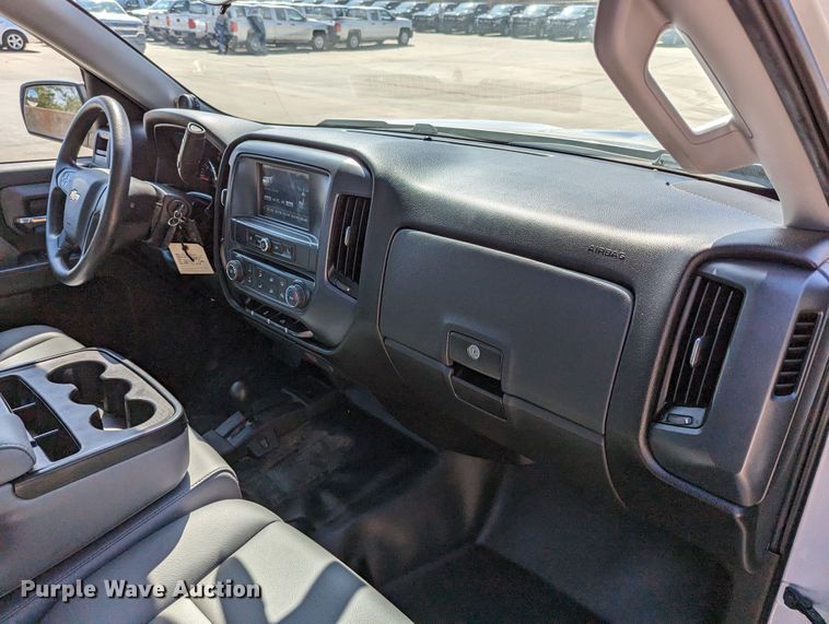 image for item DR6889 2017 Chevrolet Silverado 1500  Crew Cab pickup truck