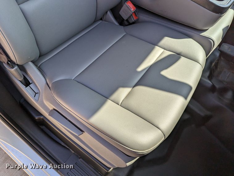 image for item DR6889 2017 Chevrolet Silverado 1500  Crew Cab pickup truck