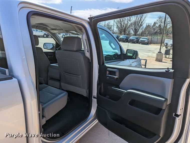 image for item DR6889 2017 Chevrolet Silverado 1500  Crew Cab pickup truck