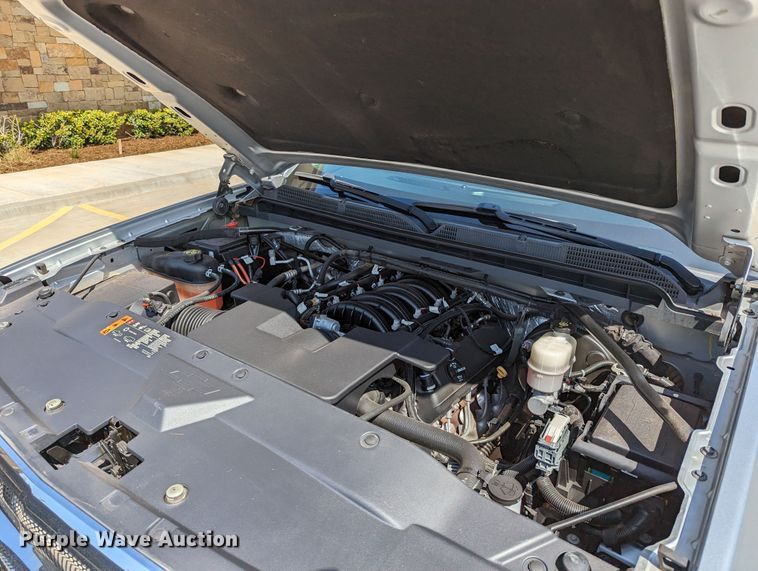 image for item DR6889 2017 Chevrolet Silverado 1500  Crew Cab pickup truck