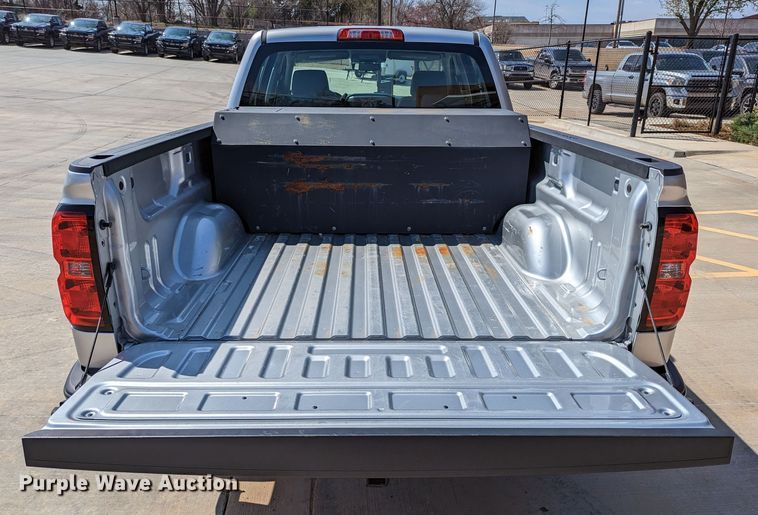 image for item DR6889 2017 Chevrolet Silverado 1500  Crew Cab pickup truck