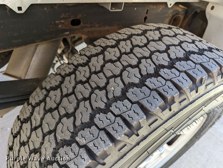 image for item DR6889 2017 Chevrolet Silverado 1500  Crew Cab pickup truck