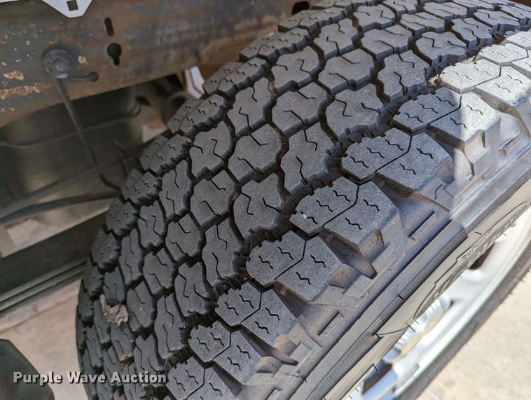 image for item DR6889 2017 Chevrolet Silverado 1500  Crew Cab pickup truck