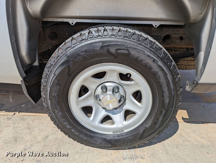 image for item DR6889 2017 Chevrolet Silverado 1500  Crew Cab pickup truck