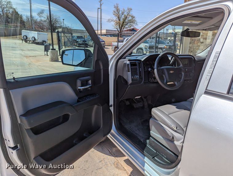 image for item DR6890 2016 Chevrolet Silverado 1500  Crew Cab pickup truck