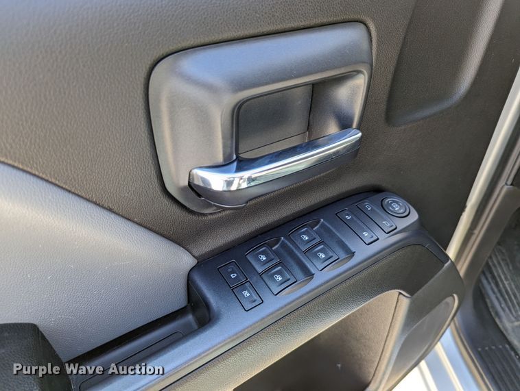 image for item DR6890 2016 Chevrolet Silverado 1500  Crew Cab pickup truck