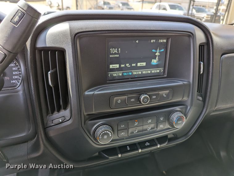 image for item DR6890 2016 Chevrolet Silverado 1500  Crew Cab pickup truck