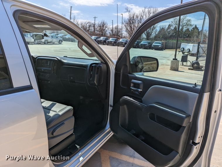 image for item DR6890 2016 Chevrolet Silverado 1500  Crew Cab pickup truck