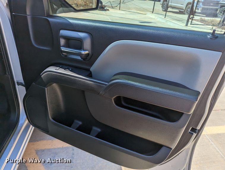 image for item DR6890 2016 Chevrolet Silverado 1500  Crew Cab pickup truck