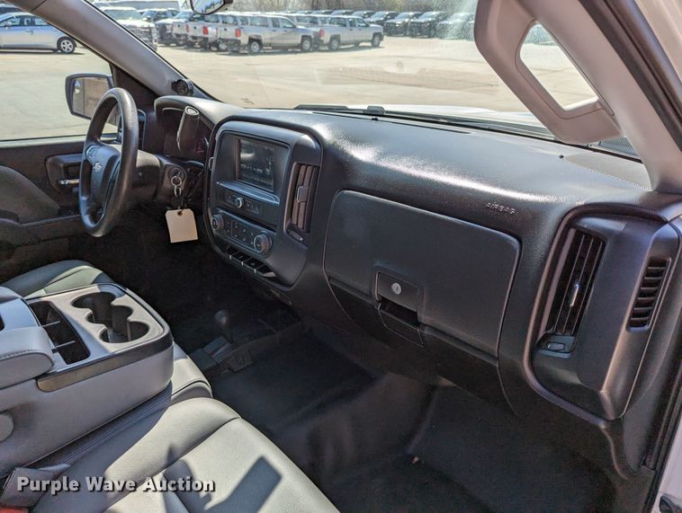 image for item DR6890 2016 Chevrolet Silverado 1500  Crew Cab pickup truck