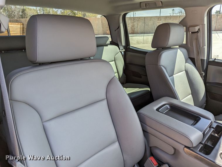 image for item DR6890 2016 Chevrolet Silverado 1500  Crew Cab pickup truck