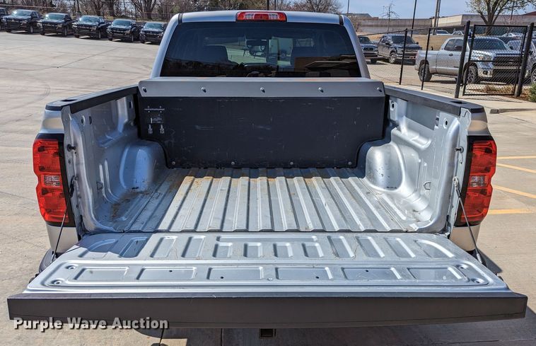 image for item DR6890 2016 Chevrolet Silverado 1500  Crew Cab pickup truck