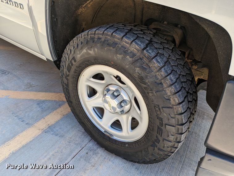 image for item DR6890 2016 Chevrolet Silverado 1500  Crew Cab pickup truck