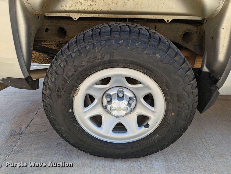 image for item DR6890 2016 Chevrolet Silverado 1500  Crew Cab pickup truck