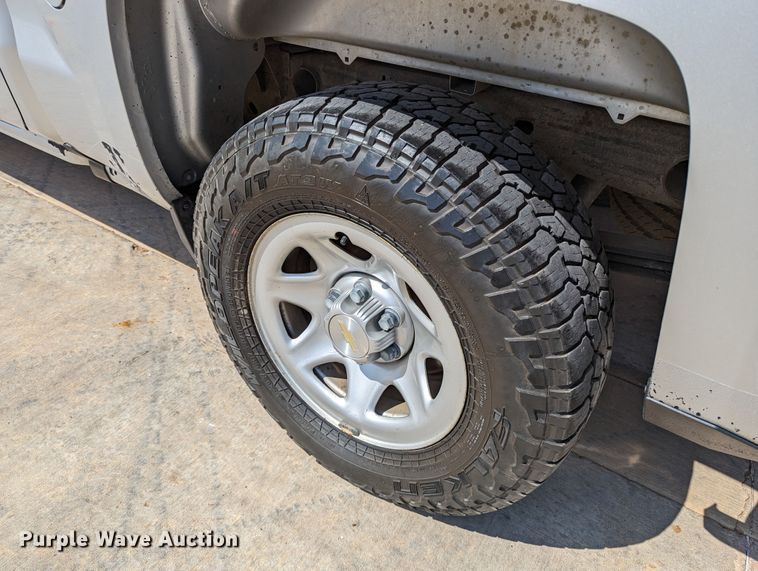 image for item DR6890 2016 Chevrolet Silverado 1500  Crew Cab pickup truck