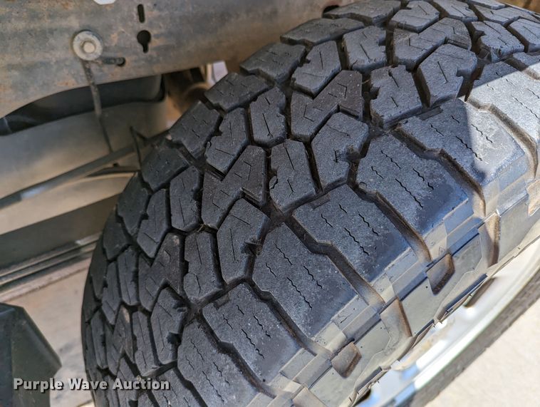 image for item DR6890 2016 Chevrolet Silverado 1500  Crew Cab pickup truck