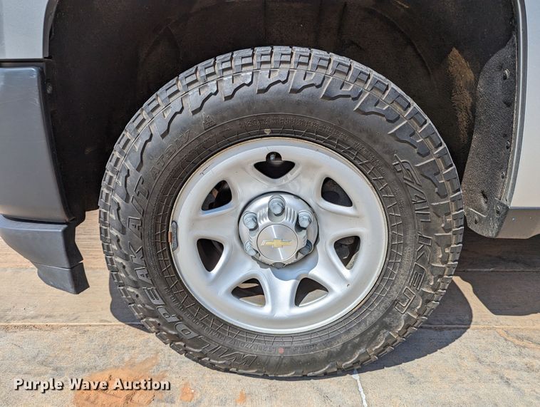 image for item DR6890 2016 Chevrolet Silverado 1500  Crew Cab pickup truck