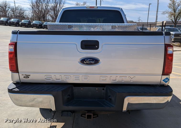 image for item DR6891 2015 Ford F250 Super Duty  Crew Cab pickup truck