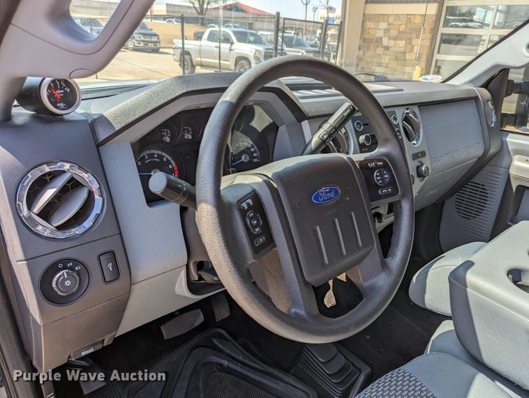 image for item DR6891 2015 Ford F250 Super Duty  Crew Cab pickup truck