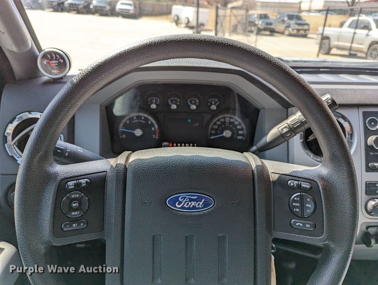 image for item DR6891 2015 Ford F250 Super Duty  Crew Cab pickup truck