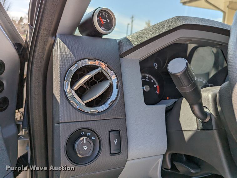 image for item DR6891 2015 Ford F250 Super Duty  Crew Cab pickup truck