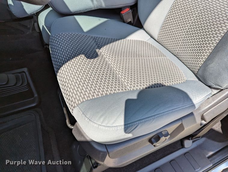 image for item DR6891 2015 Ford F250 Super Duty  Crew Cab pickup truck