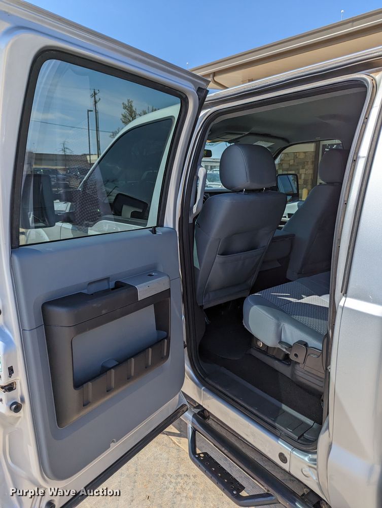 image for item DR6891 2015 Ford F250 Super Duty  Crew Cab pickup truck