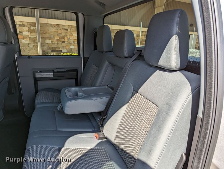 image for item DR6891 2015 Ford F250 Super Duty  Crew Cab pickup truck