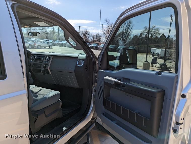 image for item DR6891 2015 Ford F250 Super Duty  Crew Cab pickup truck