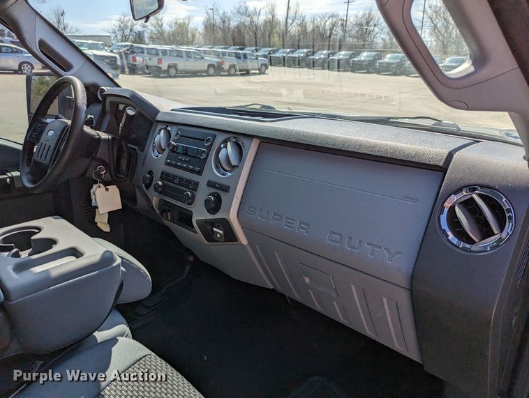 image for item DR6891 2015 Ford F250 Super Duty  Crew Cab pickup truck