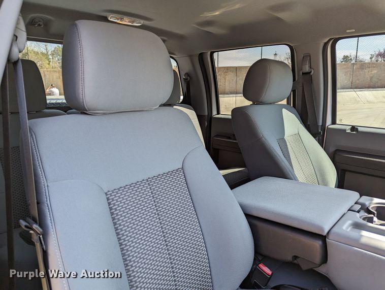 image for item DR6891 2015 Ford F250 Super Duty  Crew Cab pickup truck