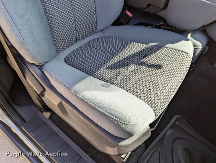 image for item DR6891 2015 Ford F250 Super Duty  Crew Cab pickup truck