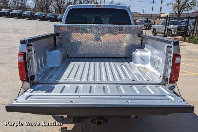 image for item DR6891 2015 Ford F250 Super Duty  Crew Cab pickup truck