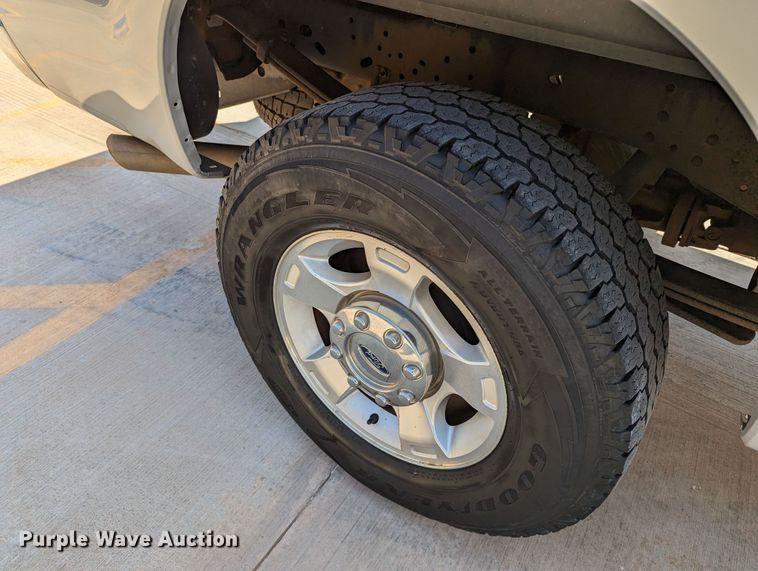 image for item DR6891 2015 Ford F250 Super Duty  Crew Cab pickup truck