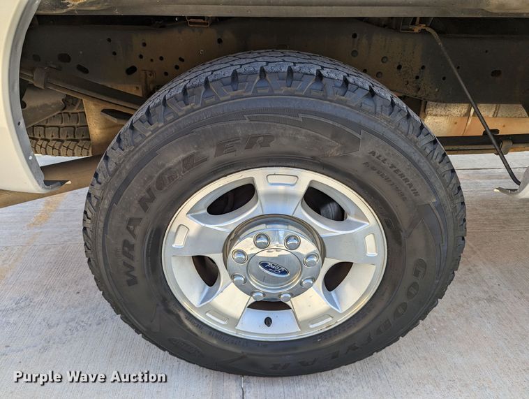 image for item DR6891 2015 Ford F250 Super Duty  Crew Cab pickup truck